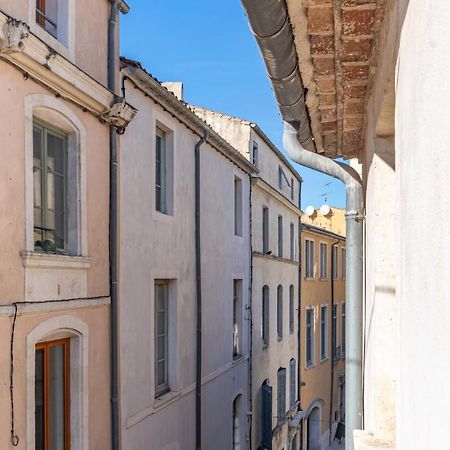 Au Coeur De L'Effervescence Terracotta - Une Nuit A Nimes Nîmes Exterior foto