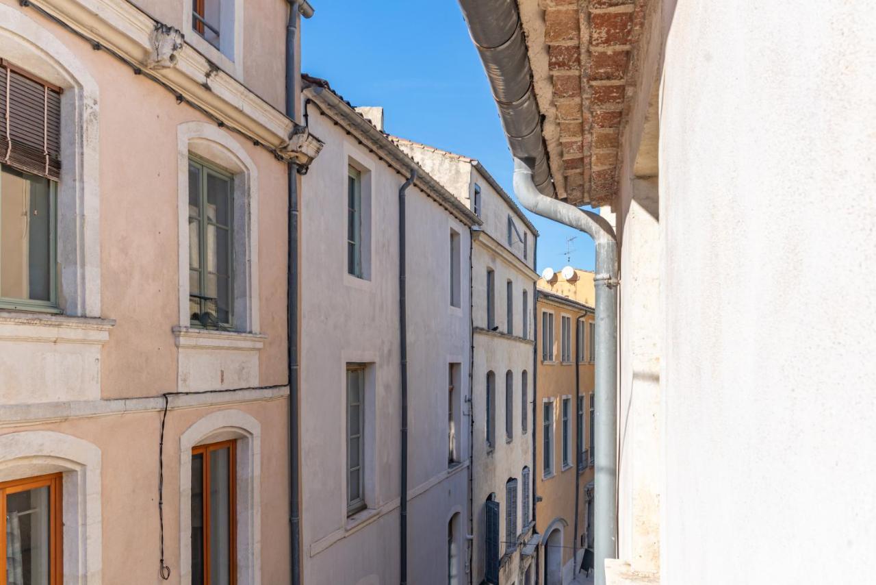 Au Coeur De L'Effervescence Terracotta - Une Nuit A Nimes Nîmes Exterior foto
